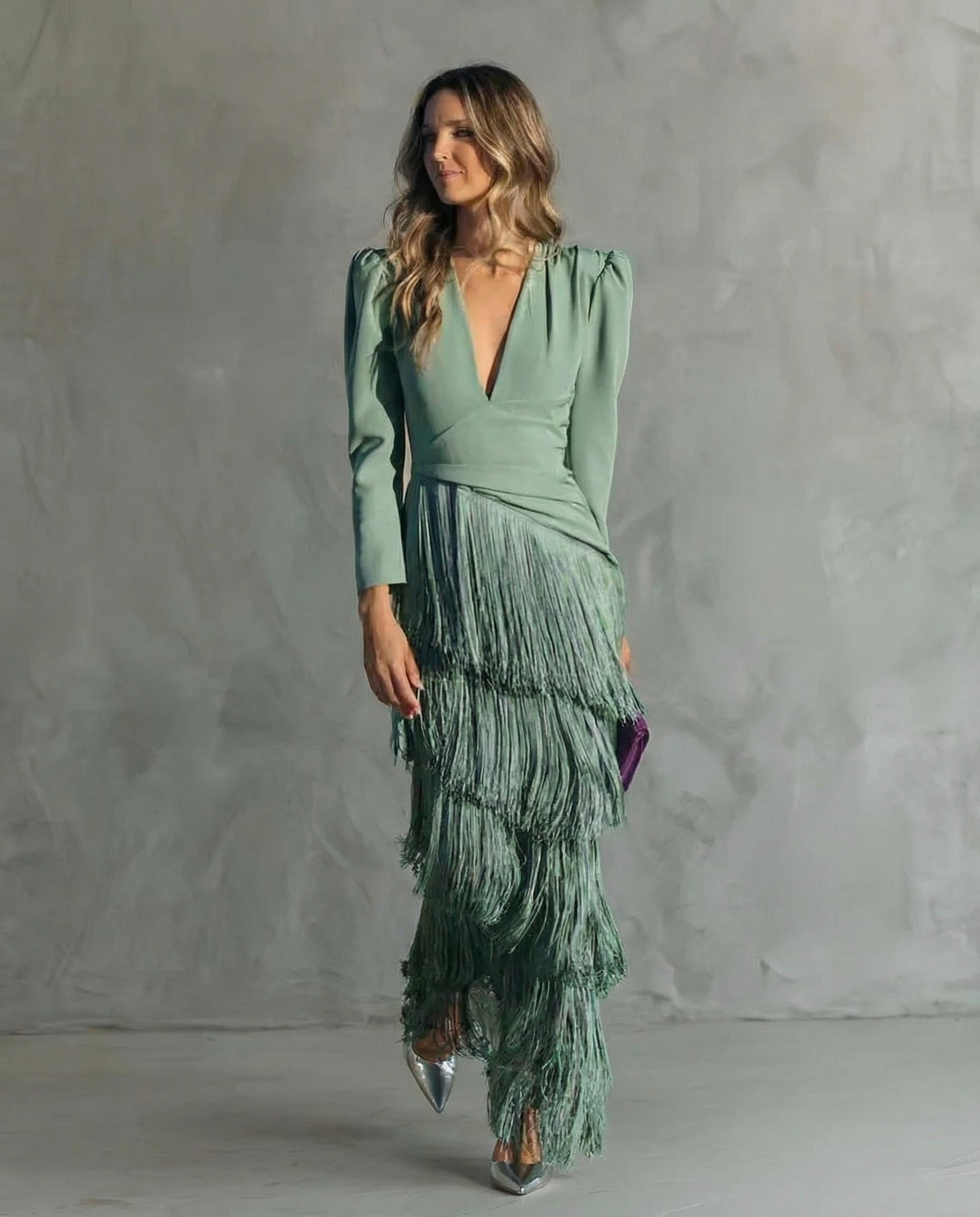 Enora - Robe midi élégante à manches frangées